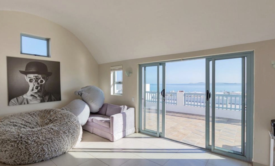 5 Bedroom Property for Sale in Paradise Beach Western Cape